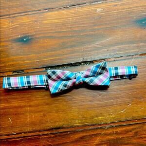 Hermoso New York plaid adjustable size bow tie